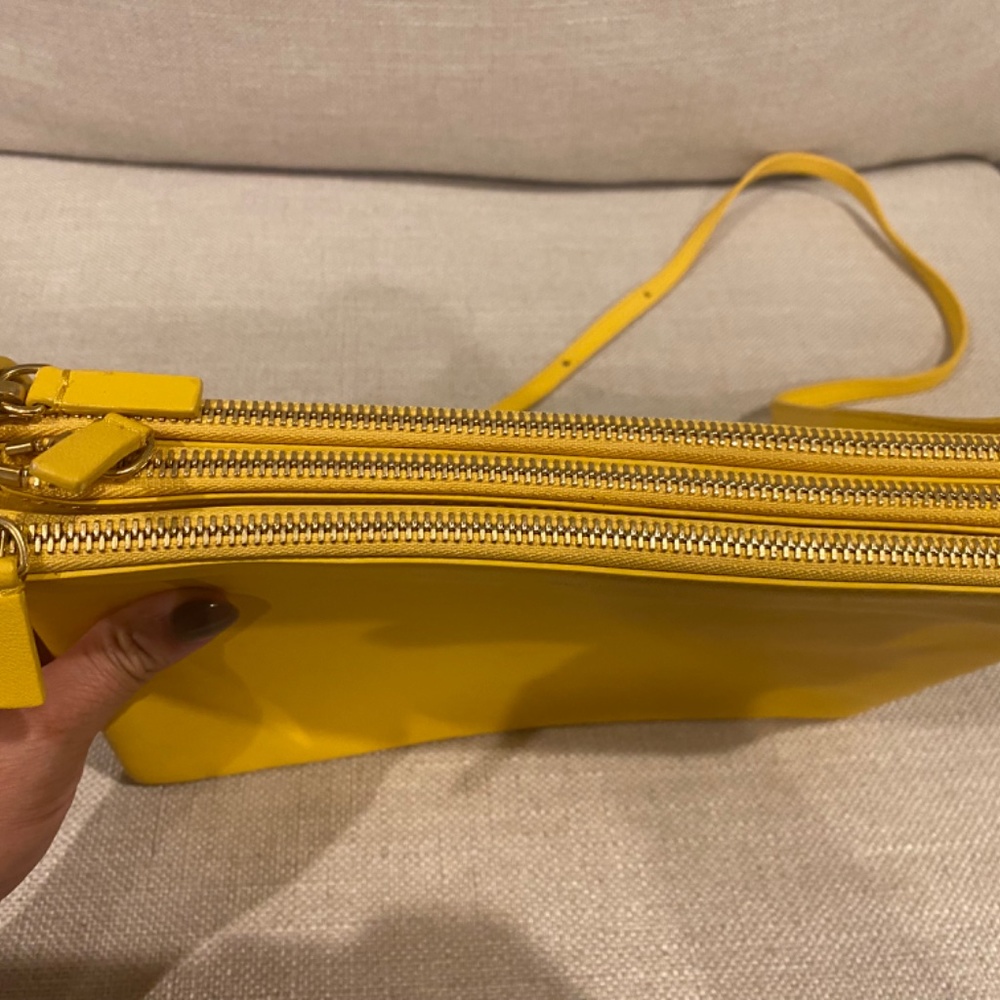Celine Large Trio in Yellow - Picture 4 of 11